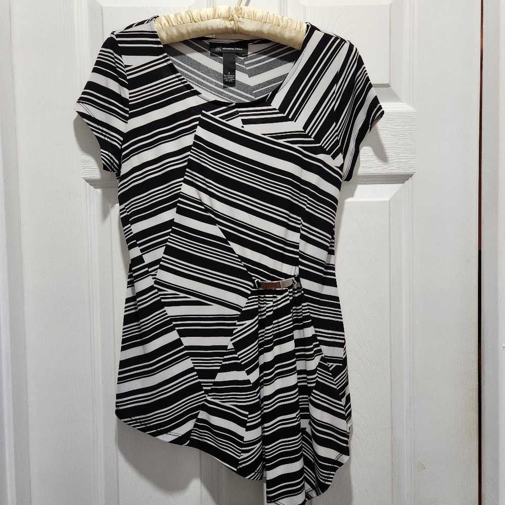 Stylish black striped top